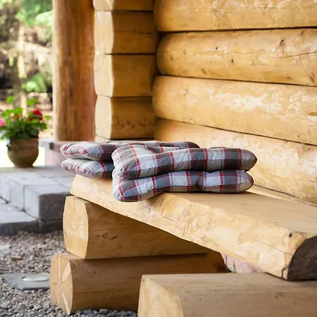Gyurka Kisroenkhaz Bed & Breakfast Ispánk