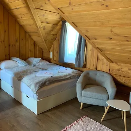 Gyurka Kisrönkház 4*